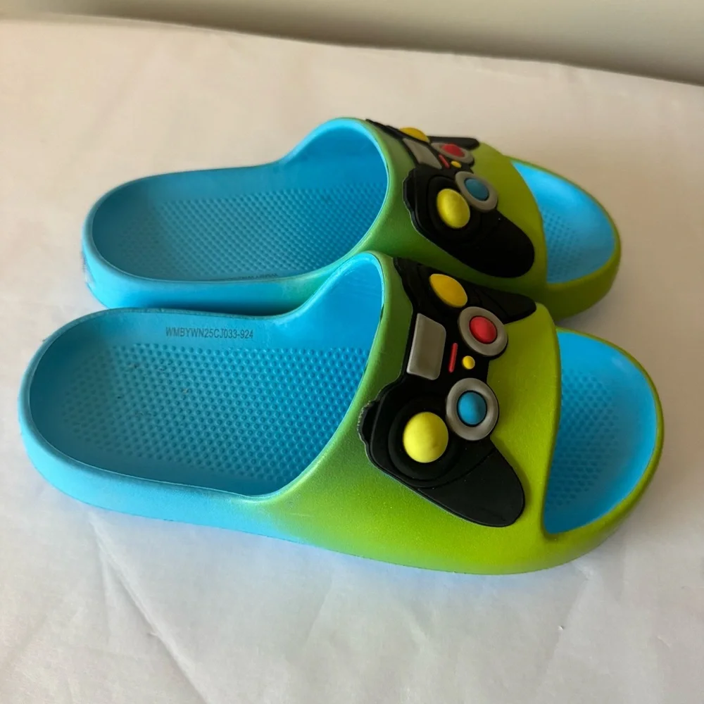 Little Boys Size 2 / 3 Gamer Sandals Slides